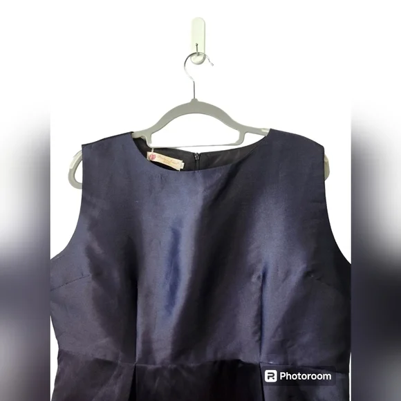 Buenos Ninos Beautiful Sleeveless Dress Dark Blue w Bold Red Floral Pattern - Picture 5 of 10